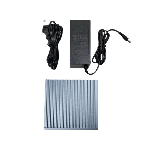 Lyare 4k Displays Gray USB-C Docking Station LDP-01 Triple Displays - Picture 6 of 10